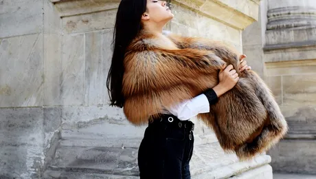 Ai mai multe veste din blană acasă și nu știi cum să le depozitezi corect? Urmează 3 reguli de aur