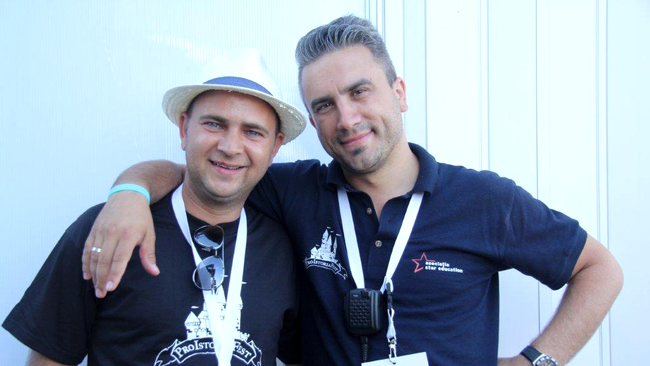 Zoli Toth (Sistem) și actorul Cosmin Seleși