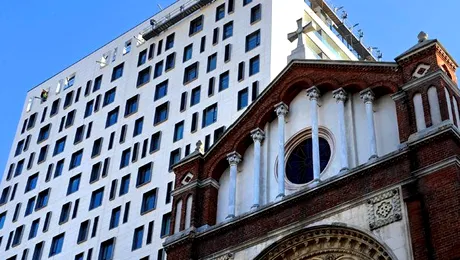 Cathedral Plaza, la un pas de a fi demolată