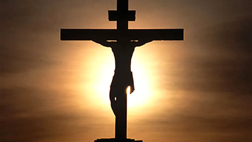 Cum ne închinăm corect: Învață cum se face semnul crucii