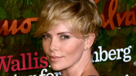 Charlize Theron plănuieşte să adopte al doilea copil