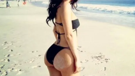 Când i-a explodat fundul în halul acesta? Cine crezi că e vedeta