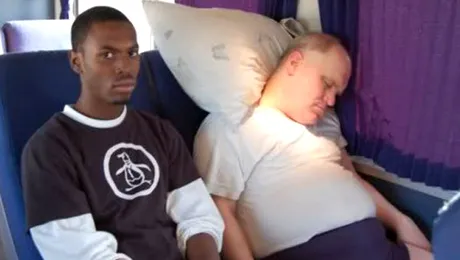 KLM va permite pasagerilor sa aleaga langa cine sa stea