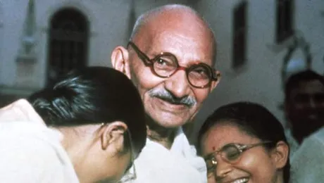 Obiecte ale lui Mahatma Gandhi, scoase la vanzare in plina criza