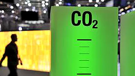 Greenpeace ataca masinile de la Salonul Auto din Geneva