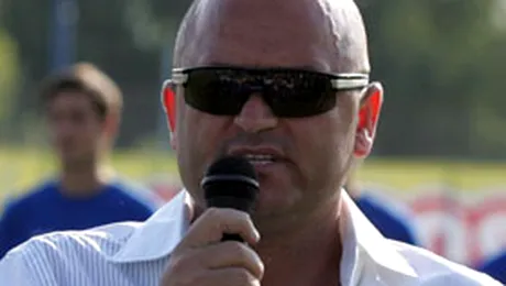 Mititelu se baga „unde nu-i fierbe oala”