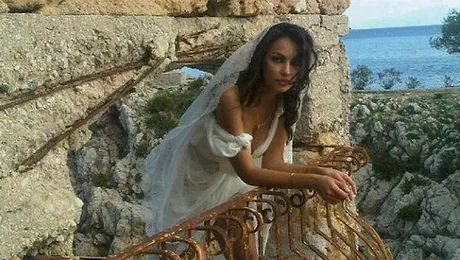 Mădălina Ghenea, cerută de soţie!