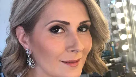 Alessandra Stoicescu, răvăşitoare într-o rochie transparentă! Ce a lăsat să se vadă