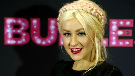 Cristina Aguilera vrea să fie mireasă de Crăciun