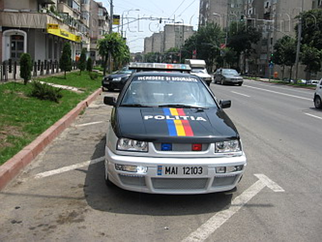 Masina de politie tunata, in Piatra-Neamt