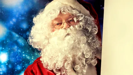 Cu cine se visează în sanie Moş Crăciun?