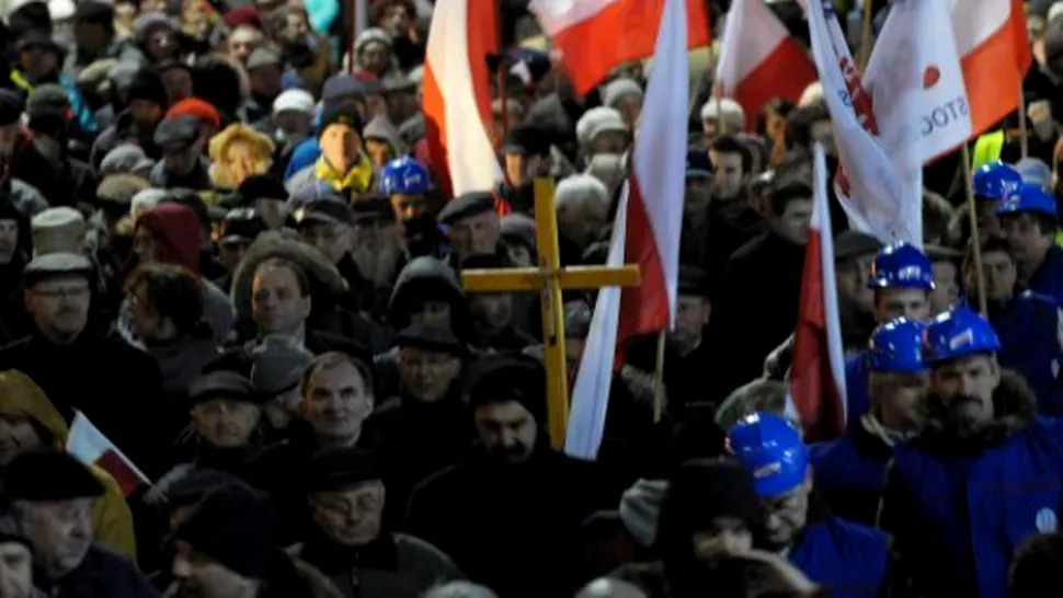 Proteste la Varșovia împotriva creșterii vârstei de pensionare