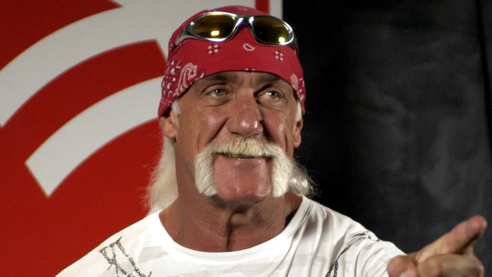 Hulk Hogan, aproape paralizat, a ajuns la spital (Video)