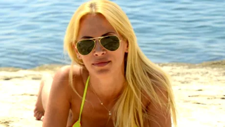 La TVR e o apariţie sobră, dar uite cum poate să arate în costum de baie!