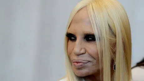 Donatella Versace, un chip distrus de prea mult Botox – FOTO