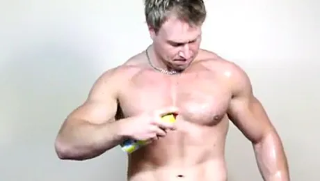 Cum să te transformi din „gras” în „musculos”, în doar 5 ore (Video)