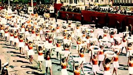 Comunismul trece, obiceiurile raman!