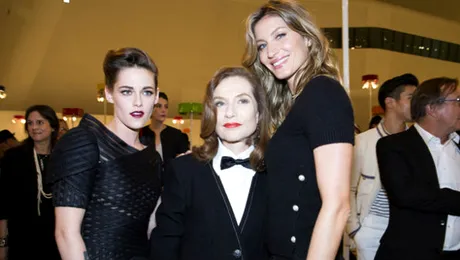 Vedete şi o colecţie interesantă: Chanel Cruise, la Seul