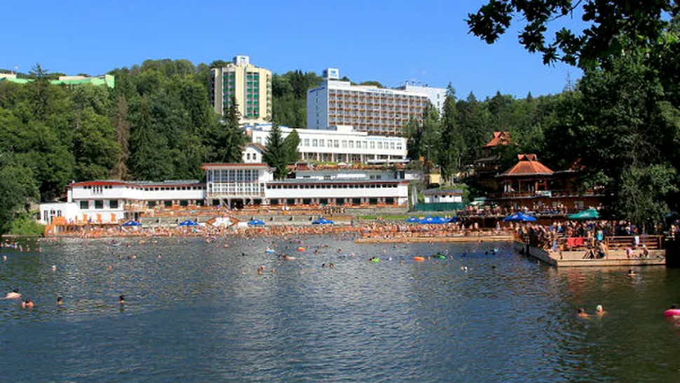 Sugestie de vacanţă: Lacul Ursu din Sovata, staţiunea care atrage anual zeci de mii de turişti