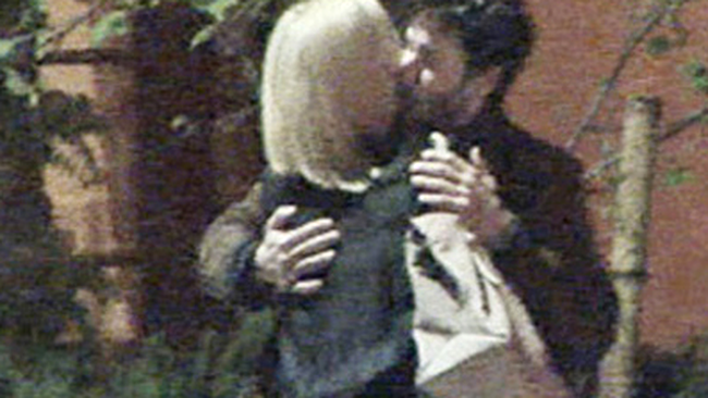 Charlize Theron si Keanu Reeves