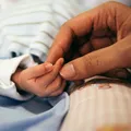 O listă de haine bebeluși esențiale pentru nou-născutul tău