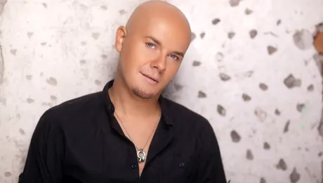 Morris îşi face tatuaj cu chipul iubitei