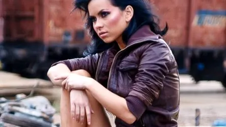 Inna ii pune la punct pe paparazzi (Poze)