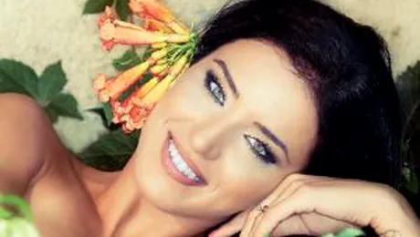 Adelina, sotia lui Liviu Varciu, topless in FHM