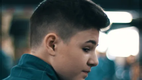 Mario Fresh, „copilul” lui Alex Velea, a devenit fenomen pe internet