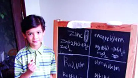 Student la chimie la doar opt ani