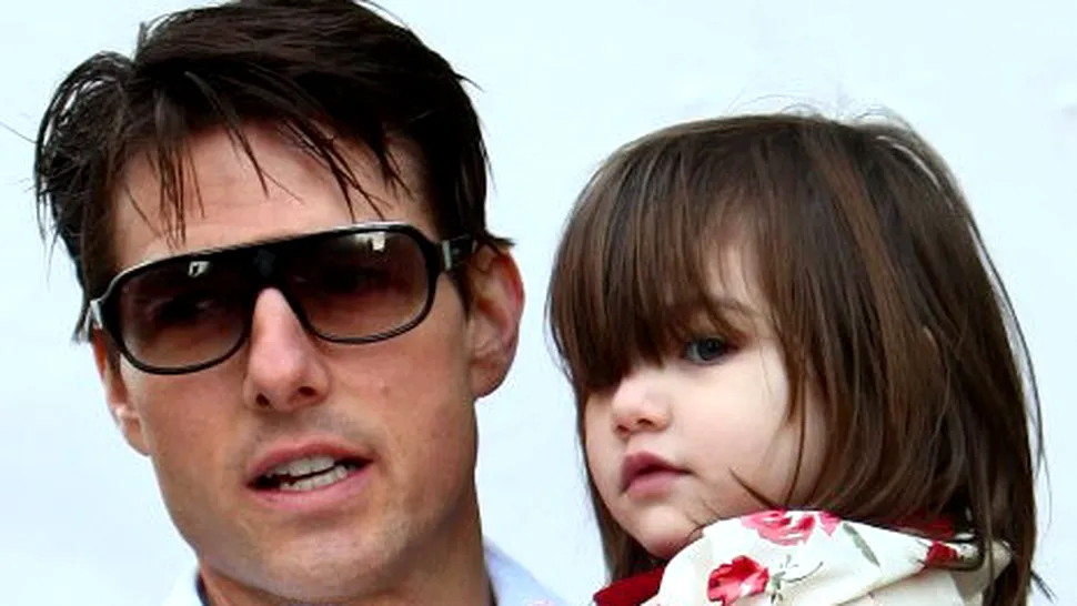 Fetita lui Tom Cruise a lansat moda tocurilor la 3 ani (poze)