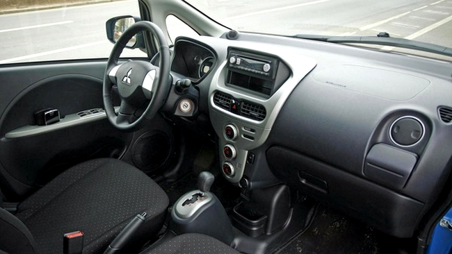 Bordul unui Mitshubishi i-MiEV