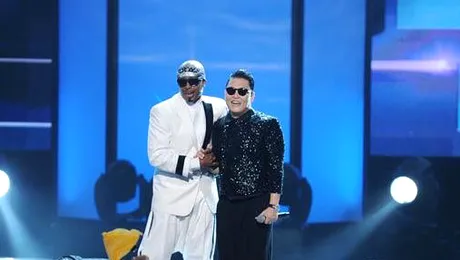 Duet de zile mari la AMA 2012: PSY & MC Hammer (Video)