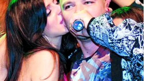 Puya, devorat de admiratoare pe scena