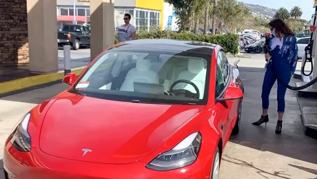 Vedetele de la Hollywood care folosesc mașini electrice și modelele pe care le preferă