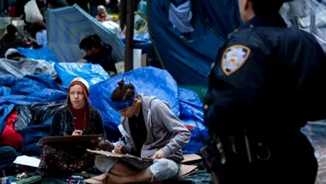 Politia a inceput evacurea taberei Occupy Wall Street din New York