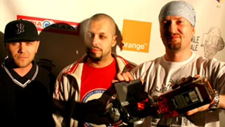 Interes mare si locuri putine la lansarea trupei „Parazitii”