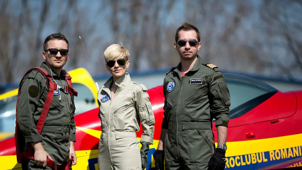 Membrii Hi-Q, aviatori în videoclipul piesei 