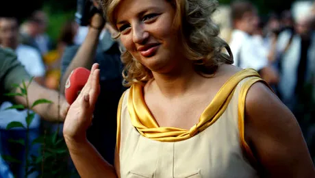 Ce salariu lunar are Ioana Băsescu