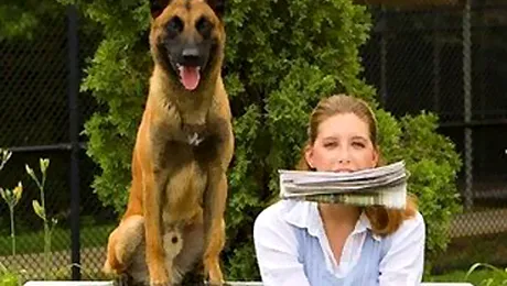 O femeie a inceput sa latre pentru a speria un hot