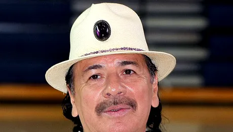 Carlos Santana, implicat într-un accident după ce a adormit la volan