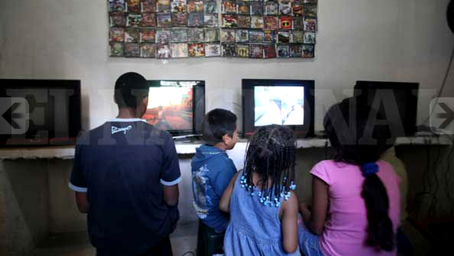 Sala de jocuri artizanala din turn