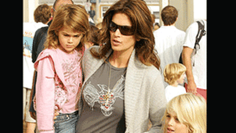 Cindy Crawford, premiata pentru actiuni umanitare