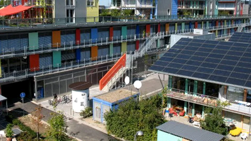 Orașul solar: Produce de patru ori mai multă energie decât consumă