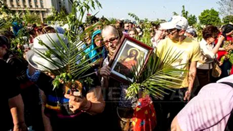 La procesiunea de Florii din Capitală au participat aproximativ 2.000 de credincioși catolici