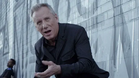 James Woods te aşteaptă în viitor