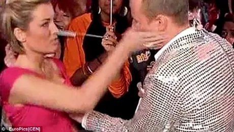 Prezentator pocnit live, pentru ca si-a pipait colega (VIDEO)