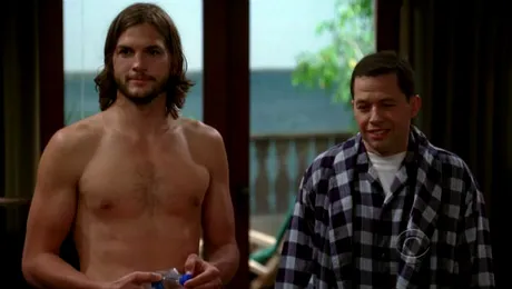 Ashton Kutcher vine la PRO TV, in “Doi bărbaţi şi jumătate”