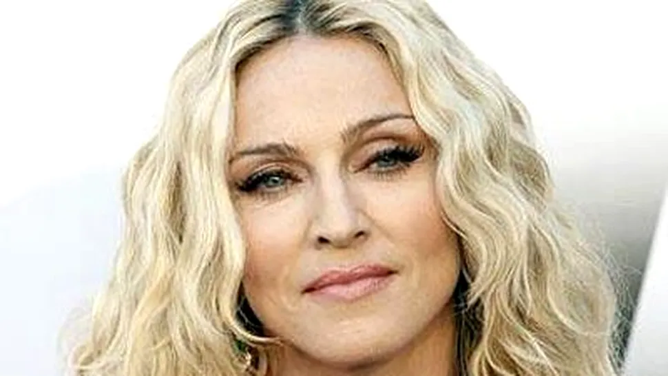 Madonna si Carla Bruni doneaza bani victimelor din Italia