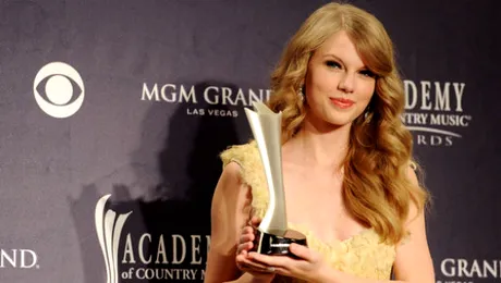 Taylor Swift, cea mai cool cântăreaţă de country